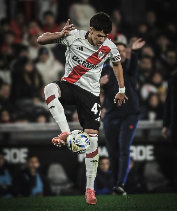 Sebasrur's tweet image. Sábado 19:45 hs.
TITULAR
#River