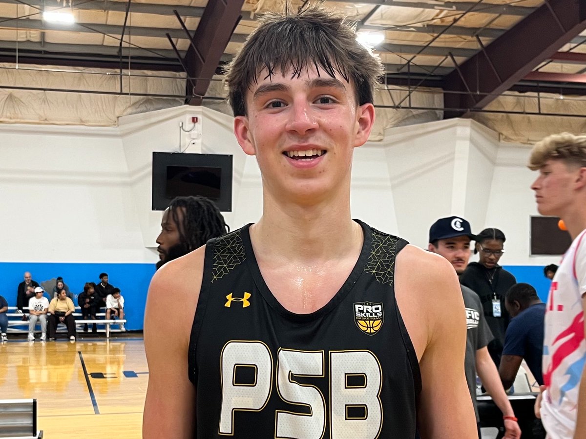 PrepHoopsOR's tweet photo. Solid play from unsigned senior guard @Jacksonfree24 today for PSB in their @HoopSource1 Super 24 win on Saturday. The Lake Oswego senior noted that he’s been taking a lot with one of the former assistants at @PortlandCCMBB who’s in the running for the open position. https://t.co/j6a7qKRvyT