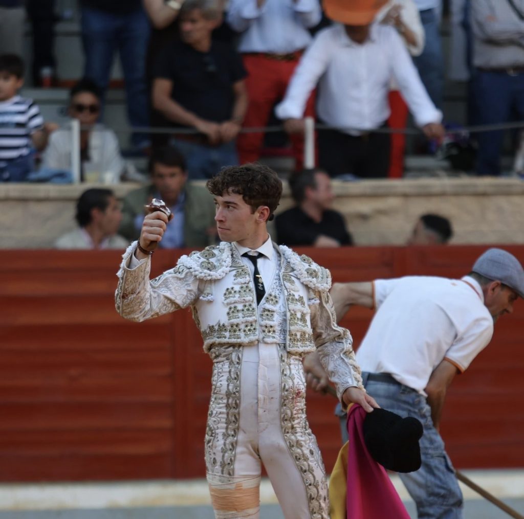 Chicuelinas y Tafalleras tweet media