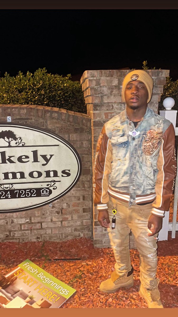 RmfRooster357's tweet image. Kountry boy 🦅 #viral #fyp in Khixago pop out 🦅 #chicago