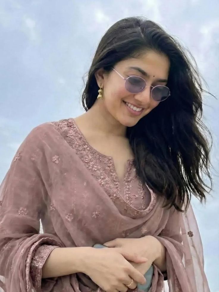 007Billadeera's tweet image. Good morning 🌞 

@Sai_Pallavi92 #saipallavi 
#nayanthara