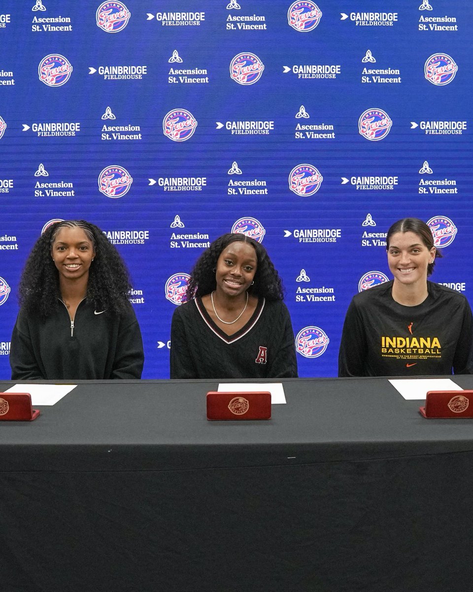 IndianaFever's tweet image. rookie signings ✍️

Raven Johnson, Justine Pissott and Jessica Timmons are ready to get to work.