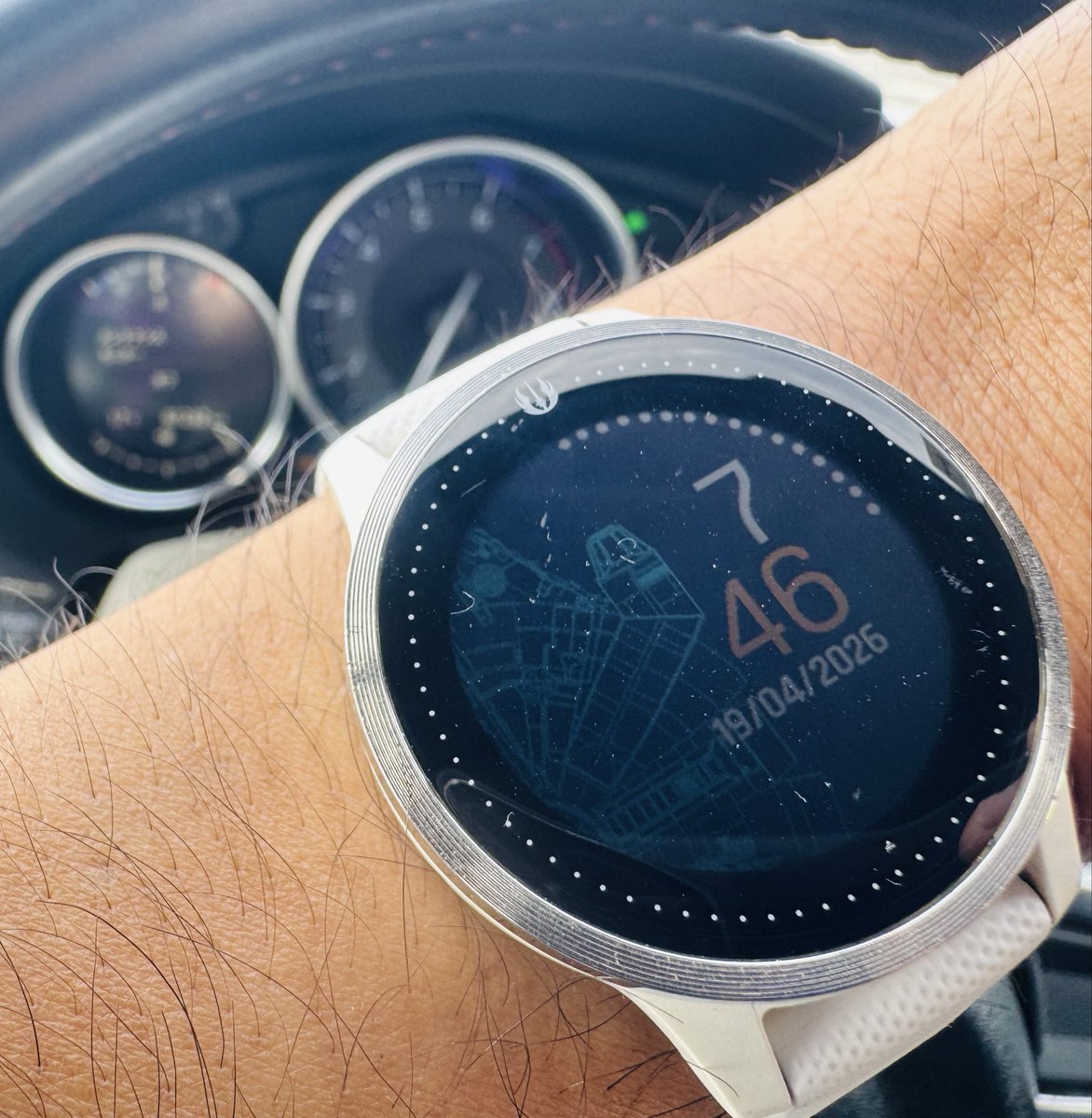 OMEGAswatch9's tweet image. 初フルマラソンに出陣です🏃

LOVE2000聴いてテンション上げてます！

#GARMIN
#初マラソン