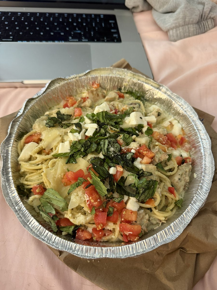 princess fae 🧚‍♀️ tweet media