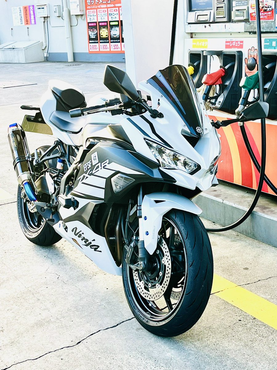 HAWAIIAN_HUSKY's tweet image. おはようございまふらー🏍️ぶんぶん💨

何たべるかなぁ🤭

とりあえず出撃🫡

ZX-4R、はすきー機出るっ🏍️💨

#ZX4R
#ninja