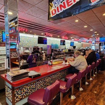 rcsaba's tweet photo. @MonroNastya New Jersey has the most number of this type of restaurant (called a diner) in the USA. We have over 500 https://t.co/5Ecqrmiw4b