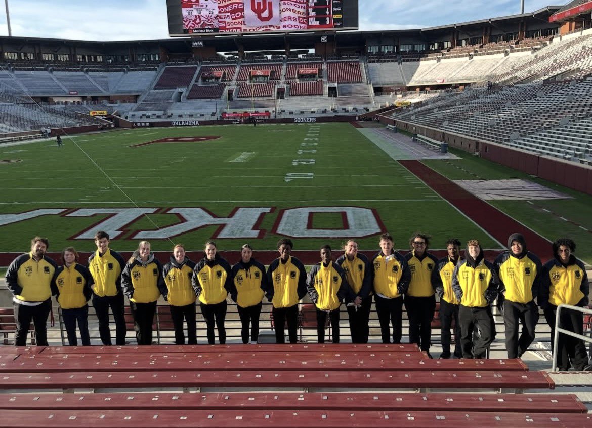 ORUSportMgmt's tweet photo. @ORUSportMgmt majors working the @OU_Football spring game #GoldenStandard https://t.co/3GbMs1uot1