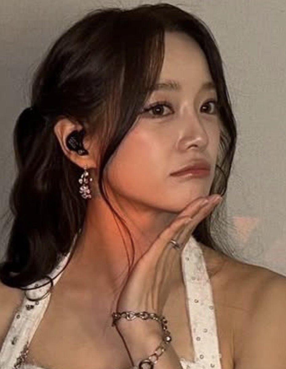 “When you love someone…” 

It goes something like that 🤭
#HyoJeong