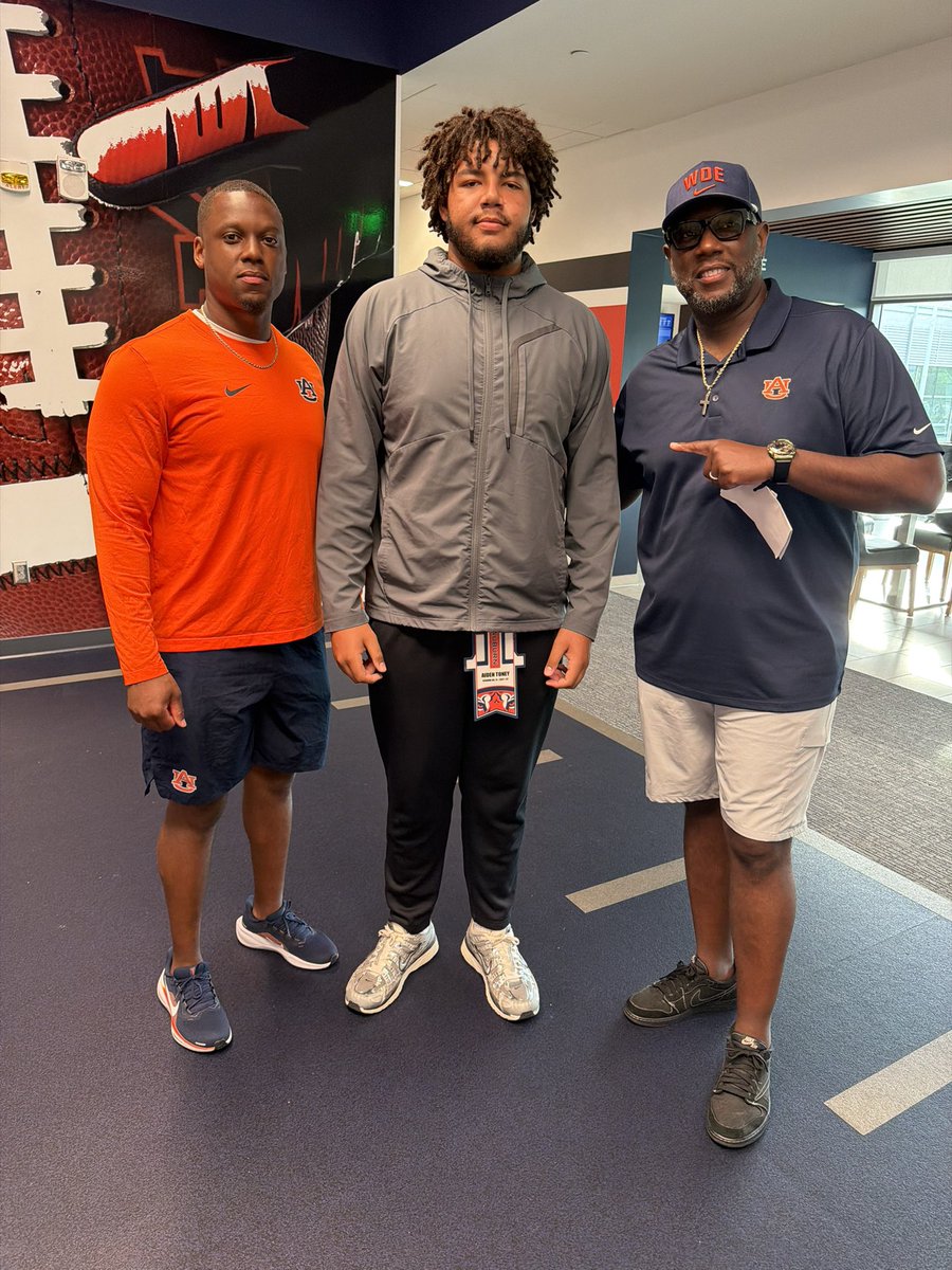 Aiden Toney 27’ 6’5 300 OT tweet media