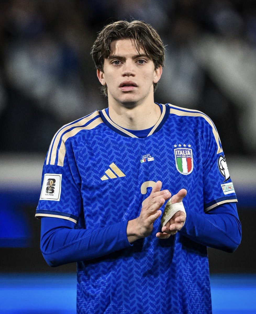 FCBInformatiu's tweet image. 🚨🥈| El #FCBarcelona sigue de cerca a Marco Palestra, observado recientemente por un ojeador del club, destacando su polivalencia en ambas bandas y con un valor de mercado cercano a los 30M€, aunque también interesa a clubes como el Manchester City, el Arsenal FC y la Juventus