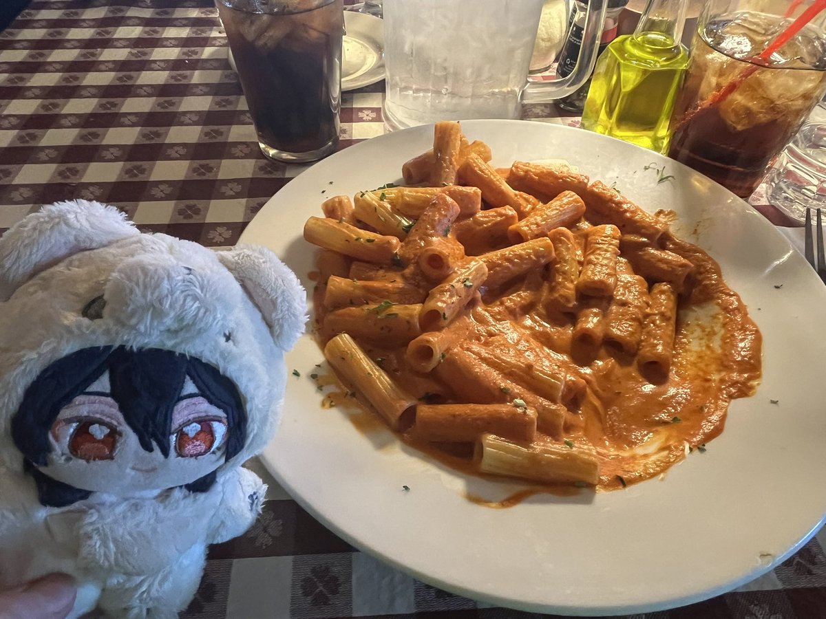 Out to dinner to celebrate my dad’s bday! 😋🥳