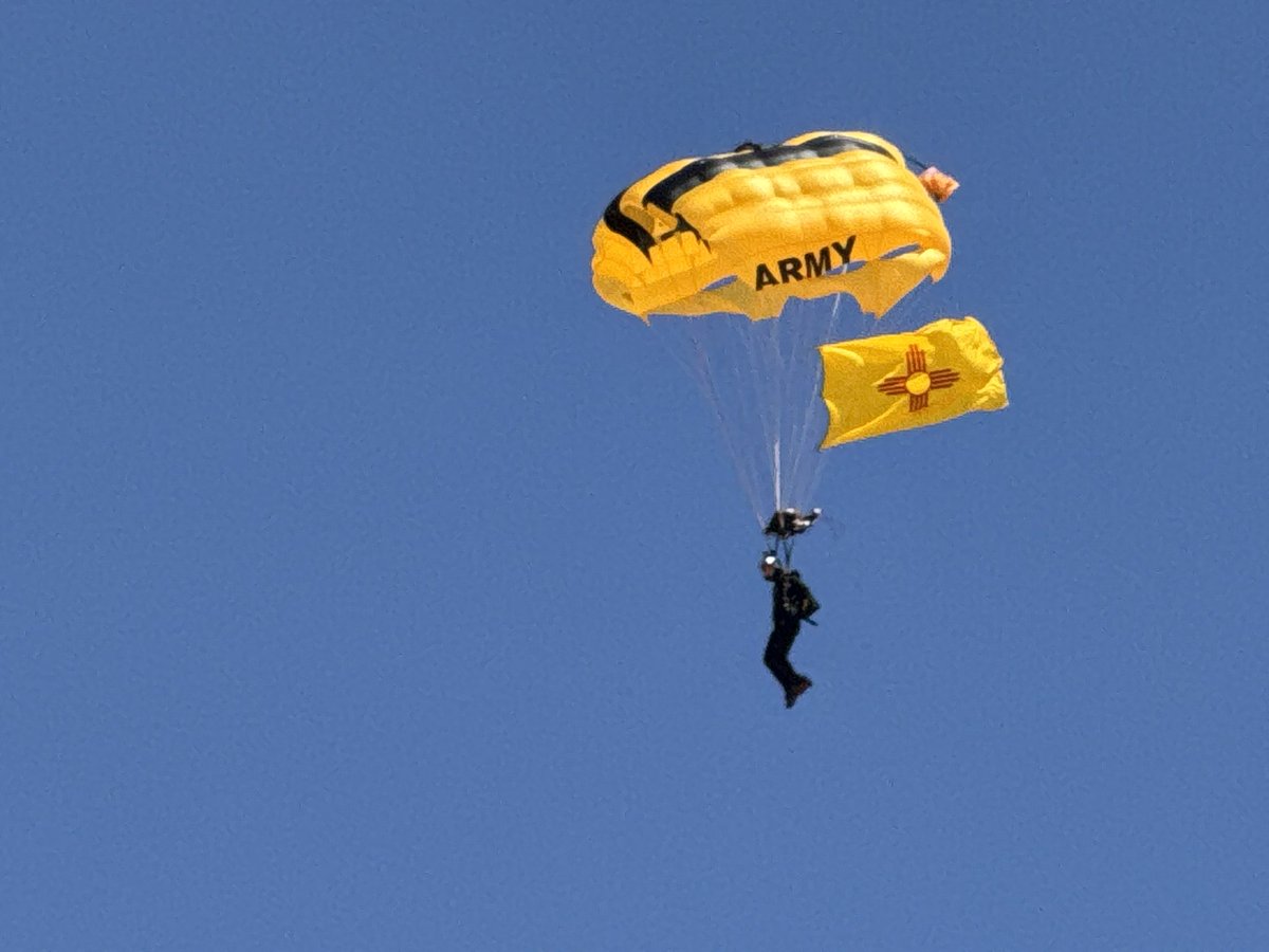 SmittyRC's tweet photo. @ArmyGK had fun @HollomanAFB https://t.co/KyQDqz2AeV