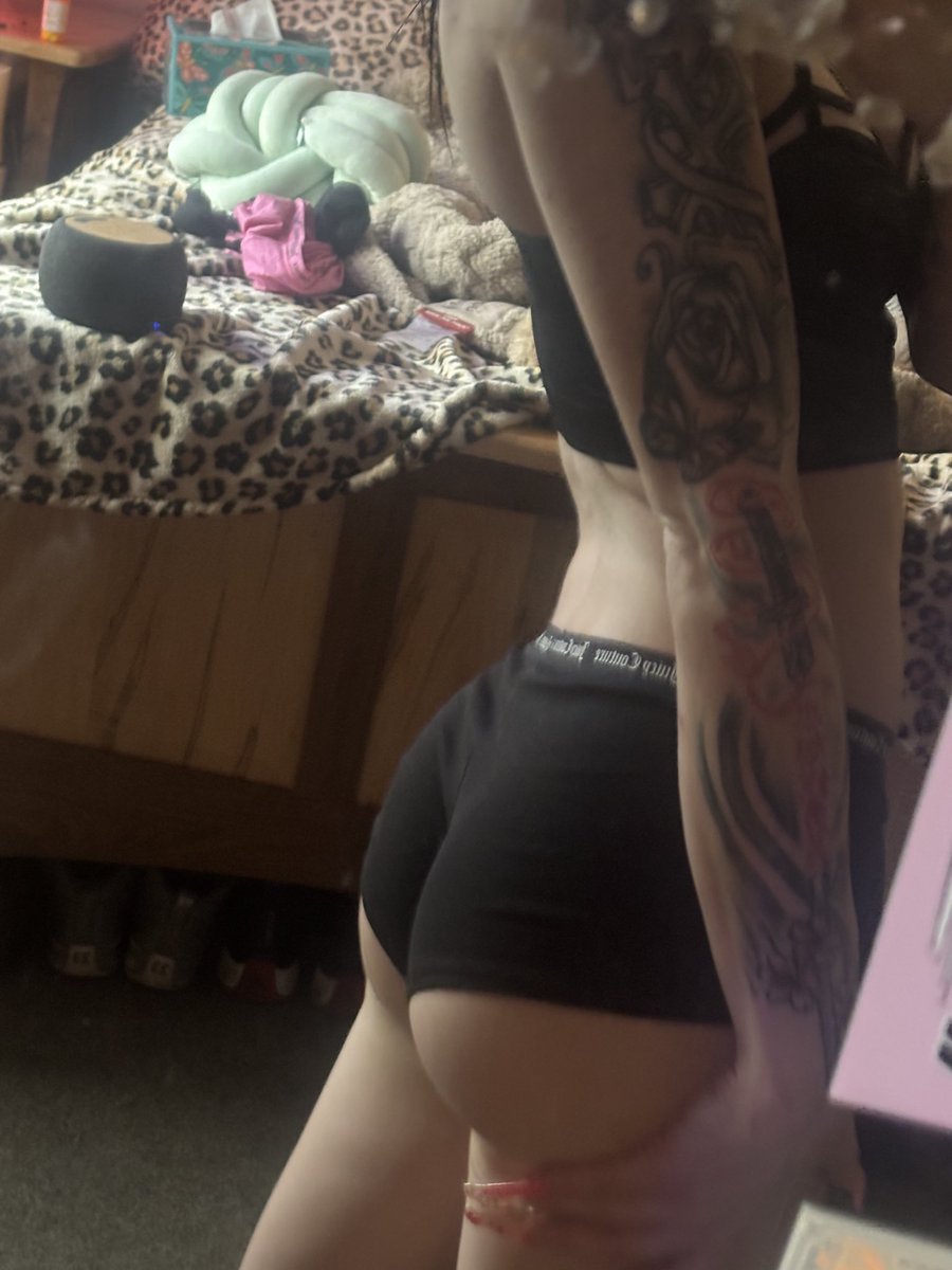 slut4prettylulu's tweet image. petite with a bubble butt 😽😽

#content #contentcreator #dmme #nomeets #milwaukee #414mke #bootypic #ass #bubblebutt #petite