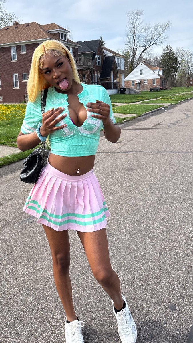 DESIRAE tweet media