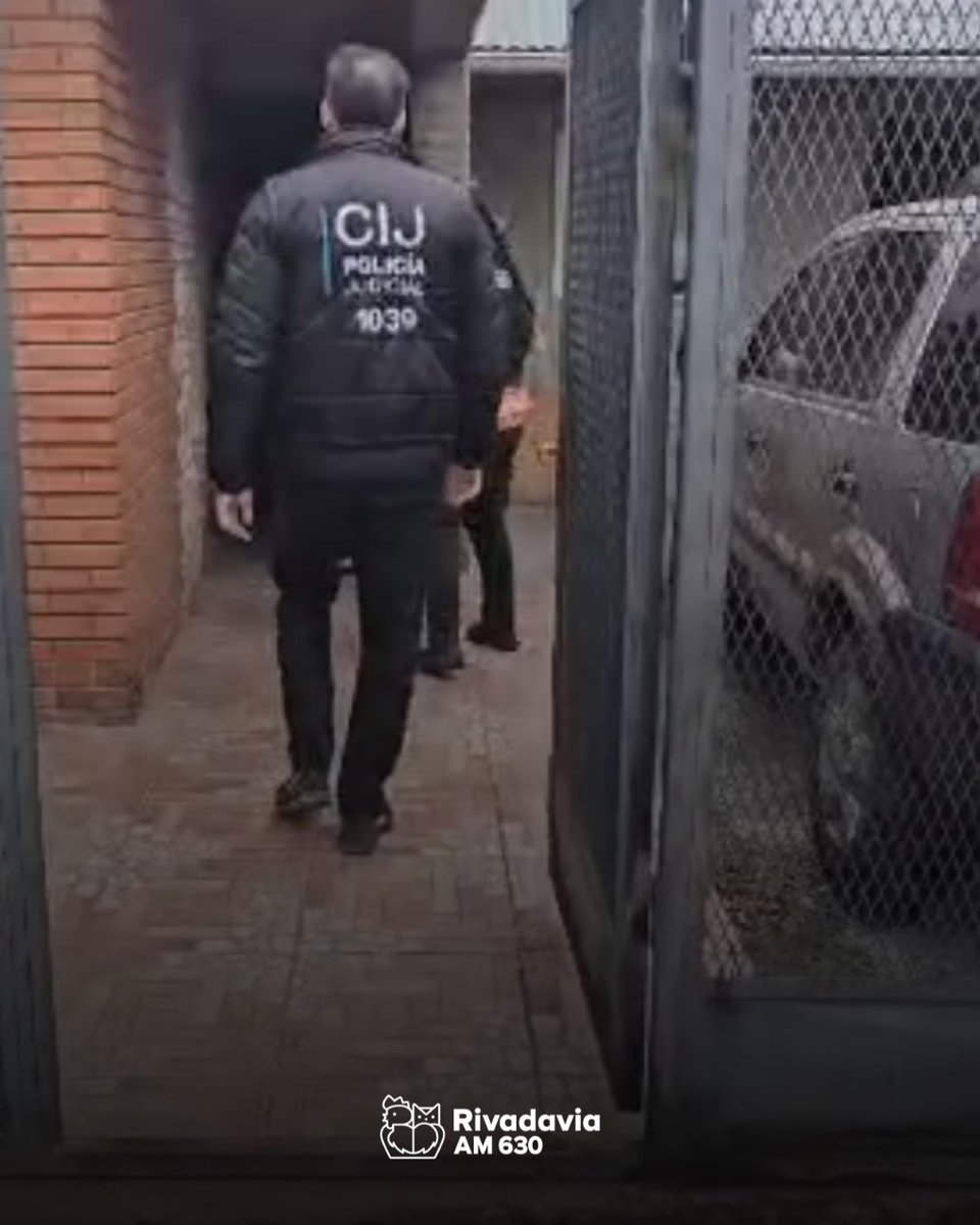 🔴 La Fiscalía porteña identificó al imputado por las amenazas contra Ignacio Ortelli (<a href="/ignacioortelli/">Ignacio Ortelli</a>), conductor de Radio Rivadavia, y ordenó un allanamiento urgente en Río Gallegos. El procedimiento se llevó a cabo en menos de una semana desde la denuncia y permitió el