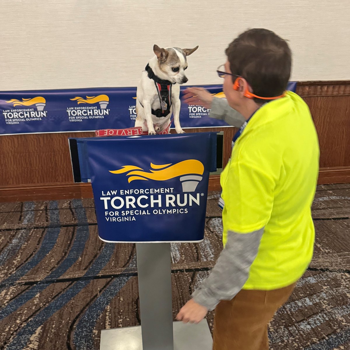 VBSO's tweet image. 🔥 It’s Torch Run time!

Shoutout to the incredible athletes who led the panel at the 2026 LETR for Special Olympics Virginia Conference. 👏

Proud of our VBSO team—Capt. L. Thompson, Capt. K. Johnson &amp;amp; Lt. L. Clark—for supporting this mission. 💙

#LETRforSO #InclusionMatters