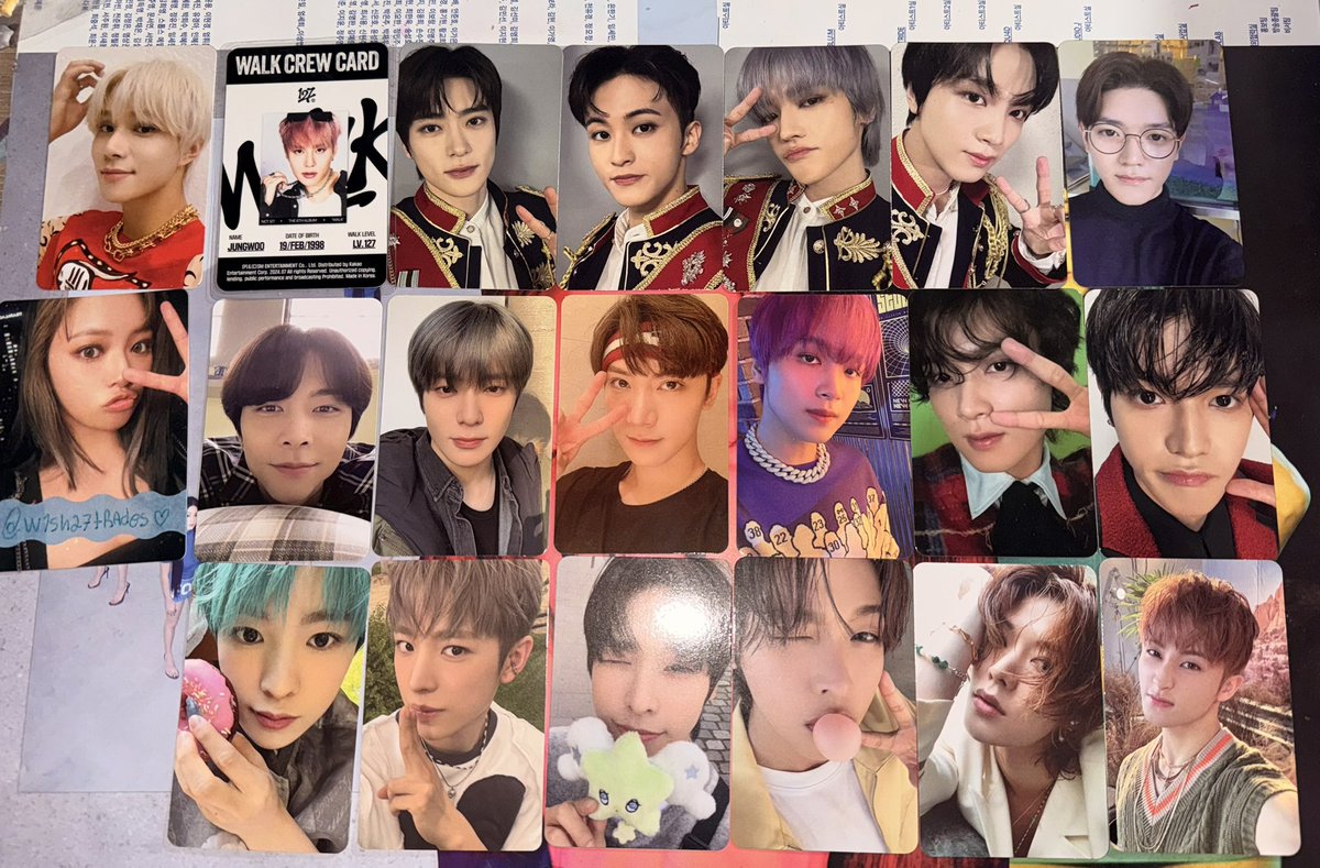 femsuh's tweet photo. lowkey if anyone wants to trade or buy and if u have anything from my fuck ass wl lmk i want johnny photocards bad !! #nctwtt #nctwts https://t.co/0viVZ0GSut