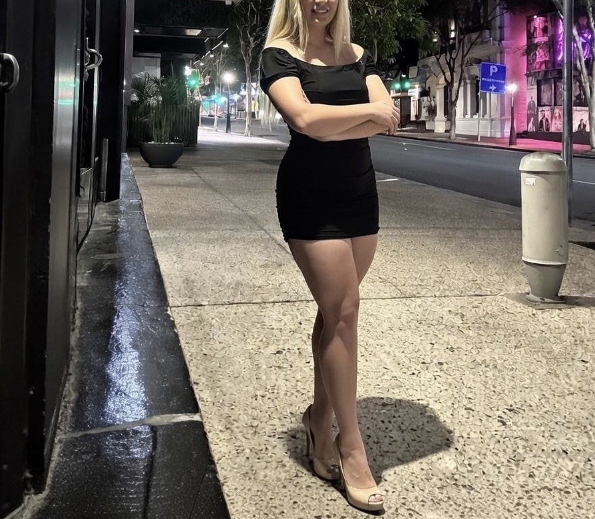 GoddessHollyXXX's tweet image. Good morning subs 👸🏼Your princess last night out with the girls. Send for my coffee this morning Aussie cucks and subs 💸🧧
#findom #mistress #domme #findomme #paypig #finsub #transdomme #transgirl #trans #transgoddess #aussiefindom #fyp #explore #ausfindom #findomaus