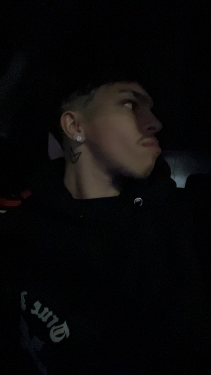 Danny_2smoovee's tweet photo. I’m the prettiest mf man 😙 #prettyeyes #goodlooking #sexy #latino #hispanic #honduran #viralpost #runitback #repost https://t.co/5KkuB4Lrws
