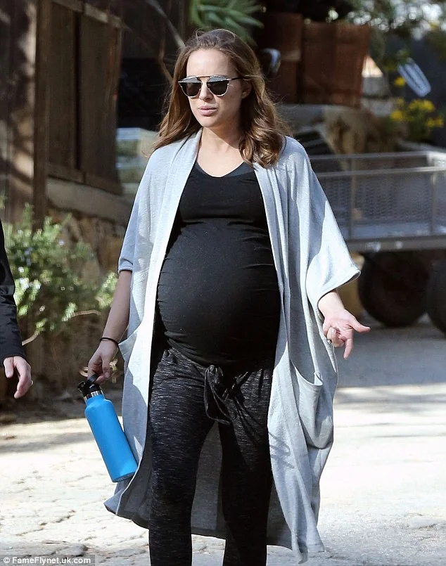 annehathagoon tweet media