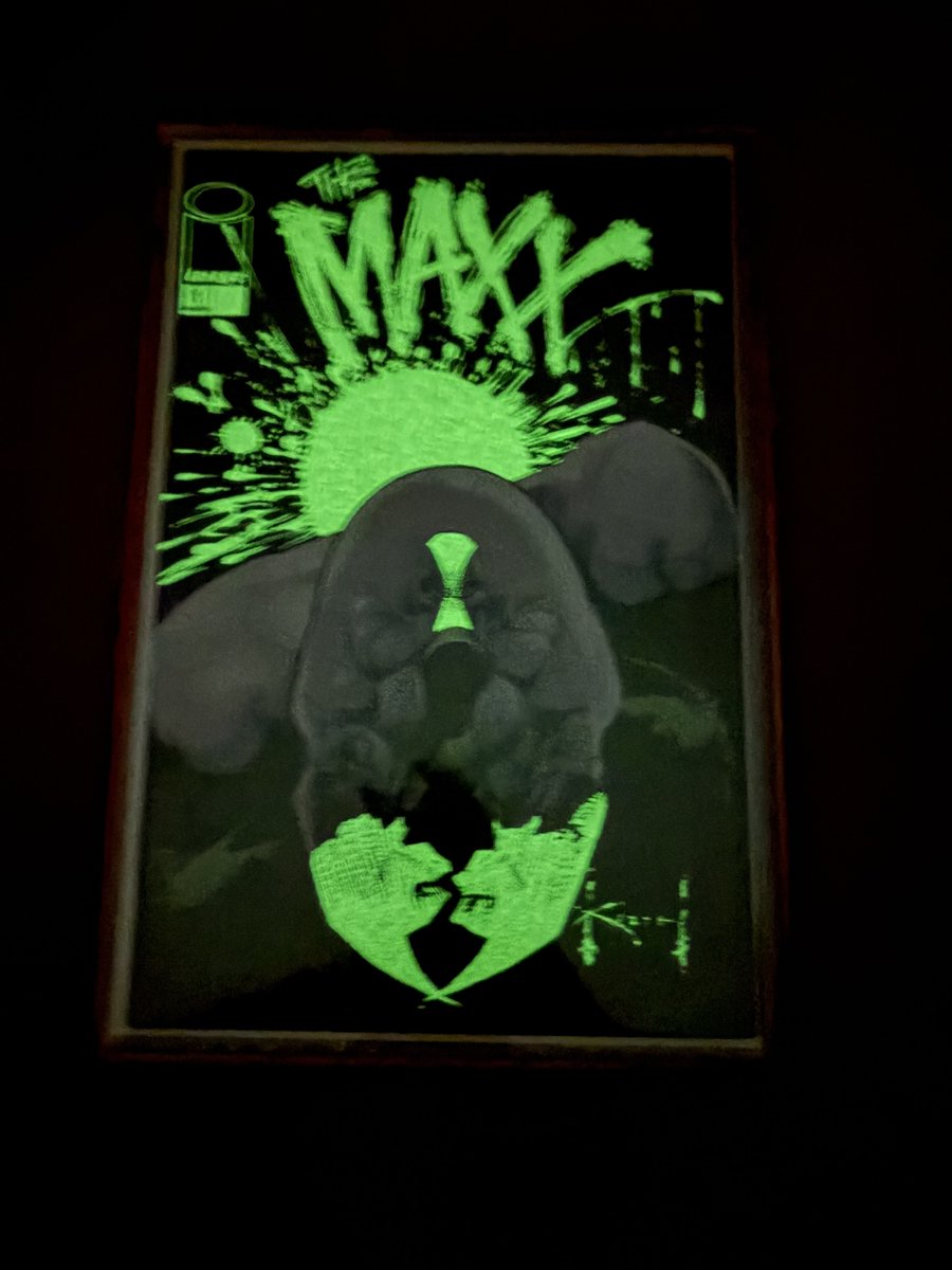 RobMessick's tweet image. I did record this the day I found out about his passing.
Sam Kieth was a true talent that will be missed.  I will be sharing some stuff with you people.

#MAXX #SamKieth #TheMAXX #Glow #GlowintheDark