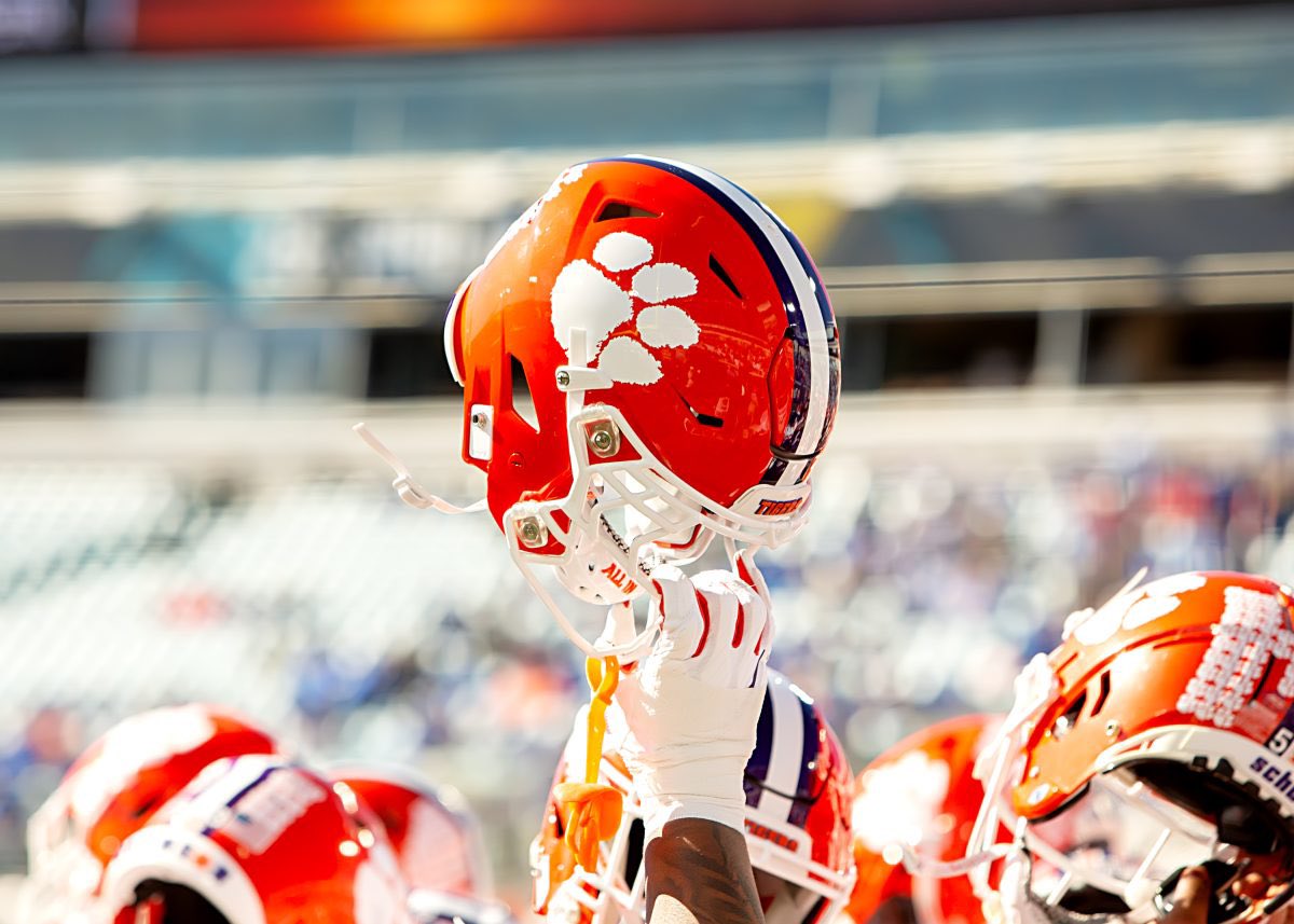 StuartCramerFB's tweet photo. Thanks to @coachkr10 and @ClemsonFB for coming by yesterday to talk about our players!

#RecruitTheStorm https://t.co/BRHoTM54ZN