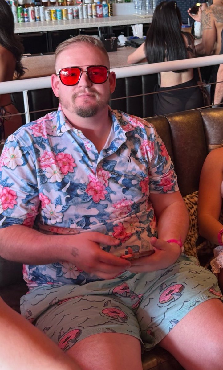 StooliesClub's tweet image. Gonna tell my kids that this was Hunter S. Thompson