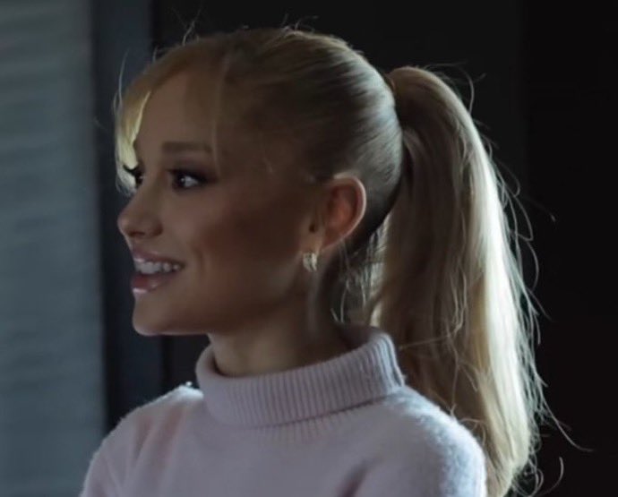 TheGrandeTop10 tweet media