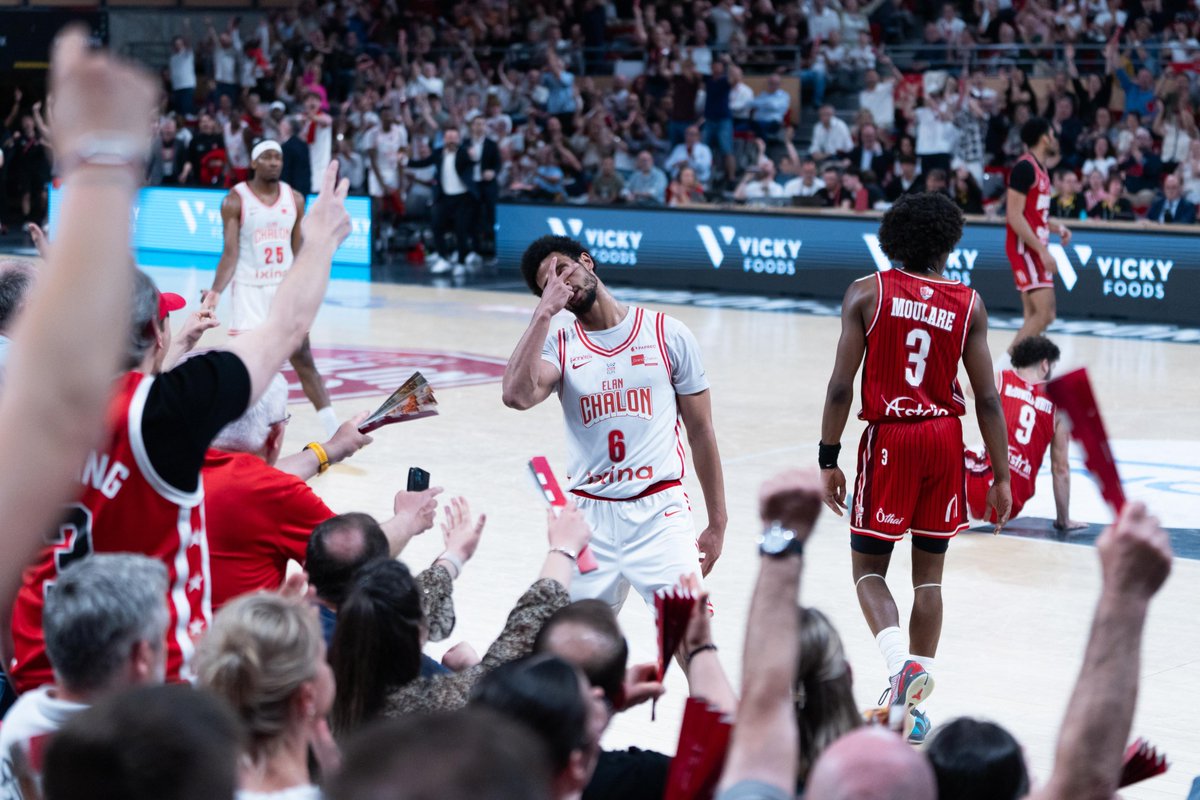 ⏲️ 2h28 et 83 lancers-francs plus tard...

😮‍💨 L'Élan Chalon remporte un derby électrique contre la JL Bourg (100-84) !

🗣️ "Est-ce qu'on peut siffler plus de fautes que ça ?!" 

⚡️ bebasket.fr/2h28-et-83-lan…