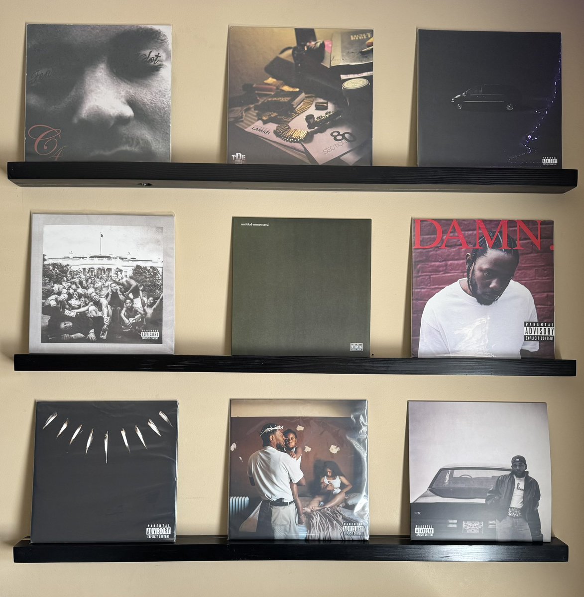 iLLADELL tweet media