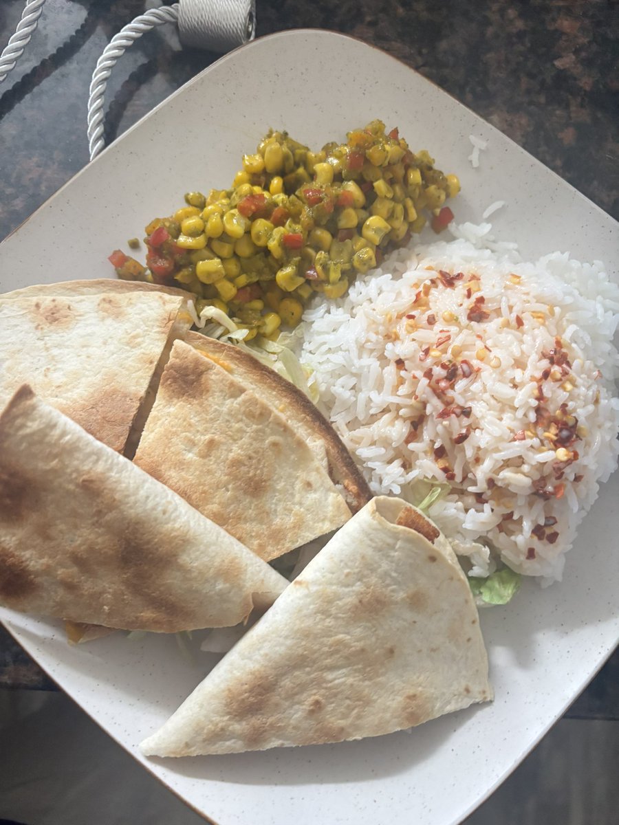 angel🐣 tweet media