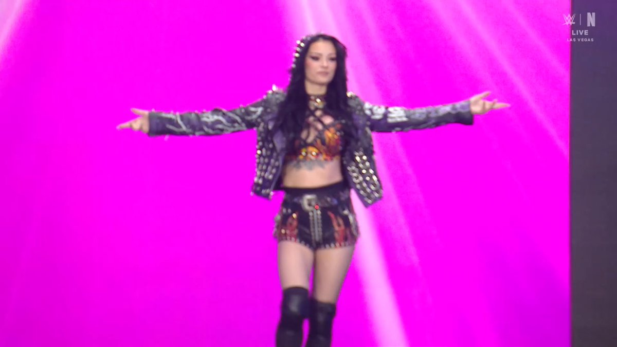 LuigiWrestling's tweet photo. PAIGE IS BACK #WRESTLEMANIA https://t.co/dxNG5ZoIH4