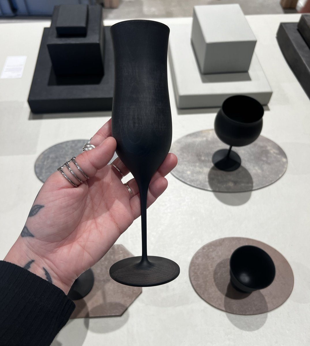 femmefriction's tweet image. came across a random japanese culinary + ceramics pop-up showroom 

the black “glassware” made of wood blew my mind. truly incredible.