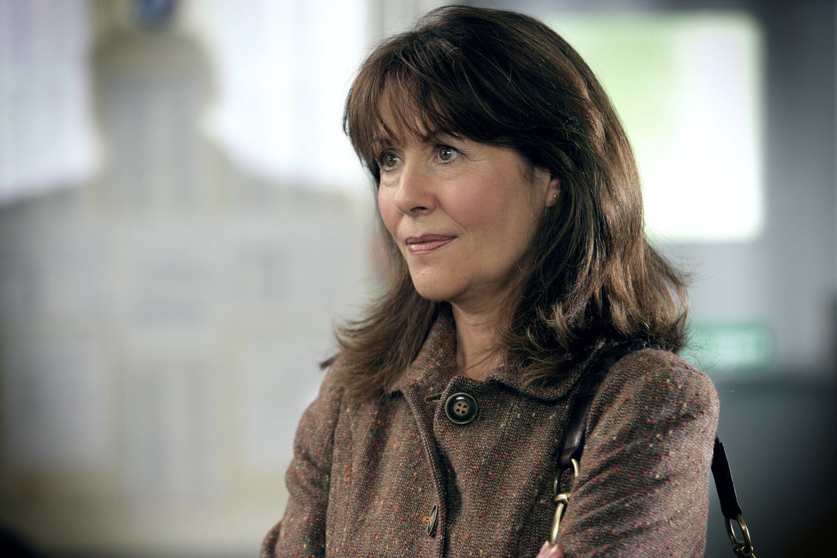 WhovianLife's tweet image. Remembering Elisabeth Sladen, who sadly passed away on this day in 2011. always and forever Our Sarah Jane ❤️❤️ #DoctorWho #SJA