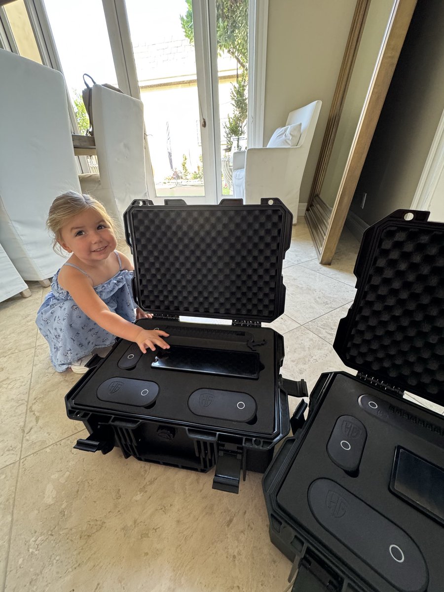 HVACGOD's tweet photo. Mila gets it.

This isn’t a smart home gadget it’s a retention hub for contractors.

Home Guardian turns reactive service into proactive relationships:
Real-time data → Predictive maintenance → Ongoing connection

Stop chasing calls.
Start owning the home.

Inform. Protect. Connect.

#HomeGuardian #PropTech #HVAC #FutureOfHomes
