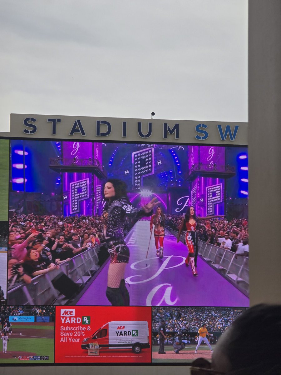 Sean Ross Sapp of Fightful.com tweet media