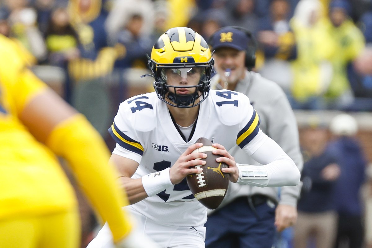 Tommy Carr completed 21-of-30 for 143 yards and rushed for 67 more in Michigan's spring game👀

Not bad for a freshman who was "under-recruited" and has a massive chip on his shoulder.

Here's what Carr had to say: on3.com/teams/michigan…
