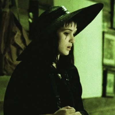 TheCinesthetic's tweet image. Winona Ryder in Beetlejuice (1988)