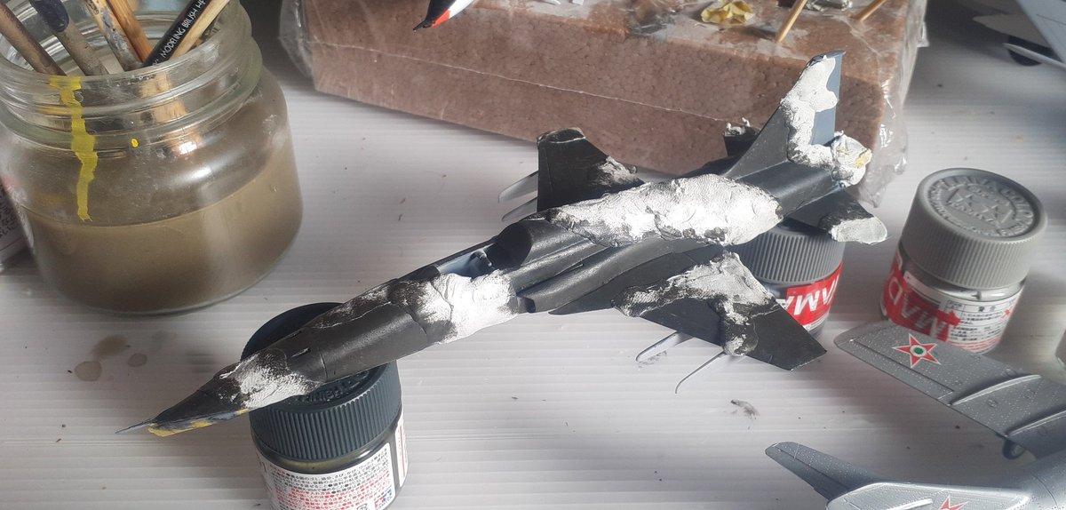 KsNua3Tg8Ag1ZsH's tweet photo. #ハセガワ
#F5A
#絶版キット
ひっつき虫付けて塗って剥がして迷彩完了
後は細かい部分と吊り物か https://t.co/RtycnxpBmE