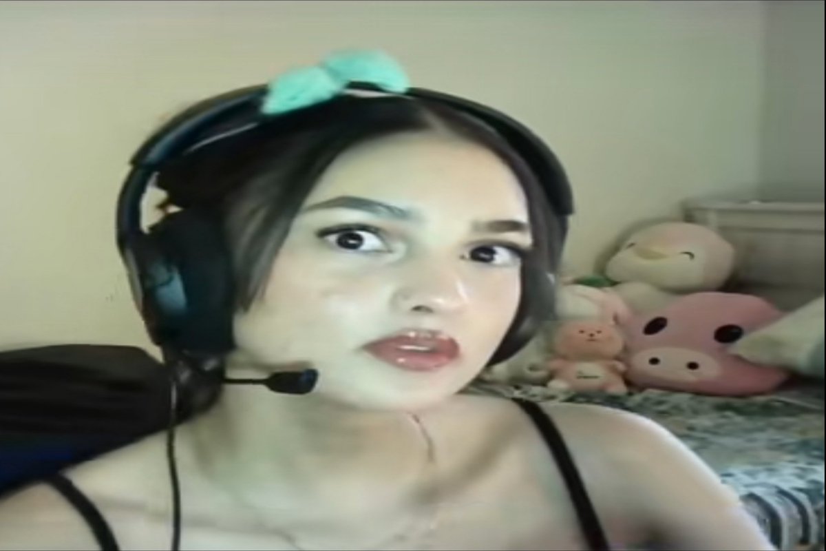 NCTESPORTS's tweet image. #Cherry When she catches #Kaasbra in person.