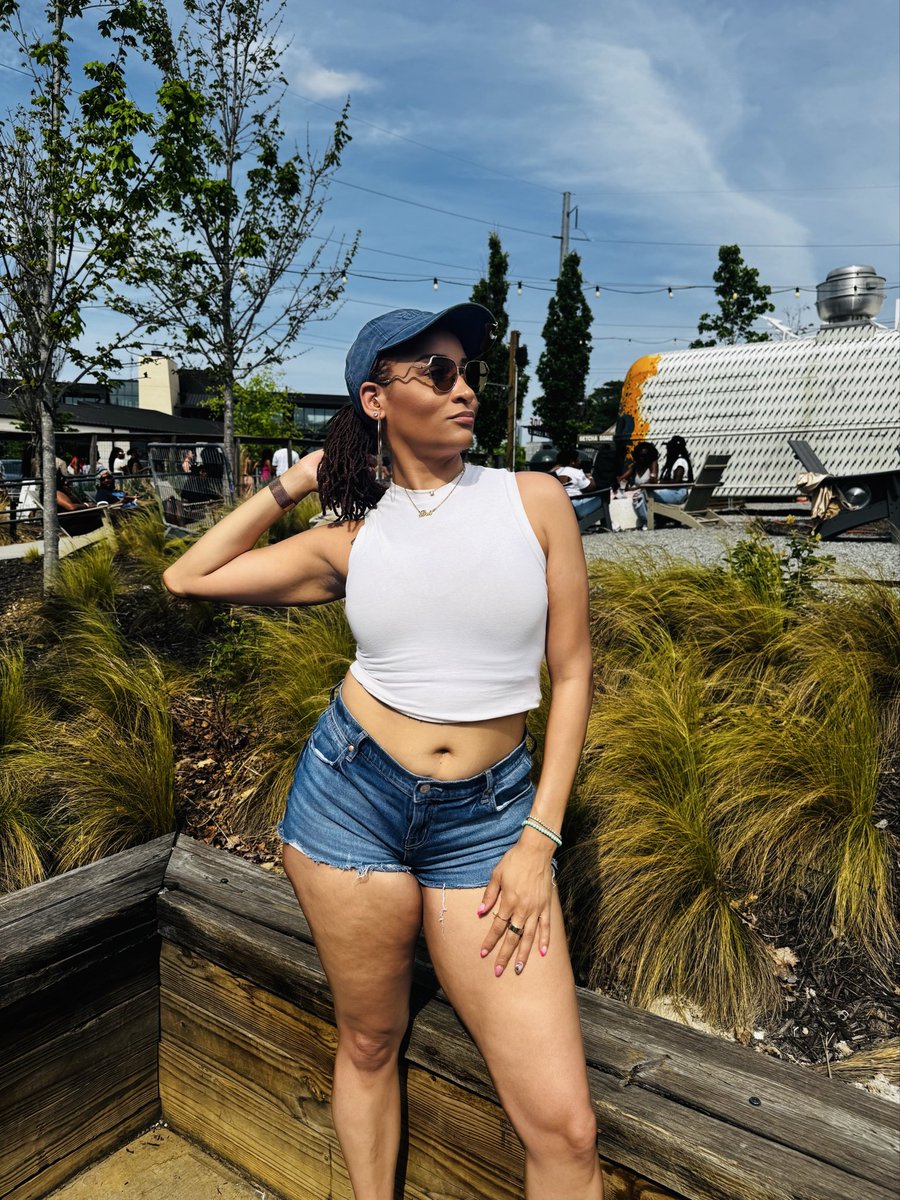 DrBritWilliams's tweet image. This #MillennialsOnly day party has been 10/10! #ATL