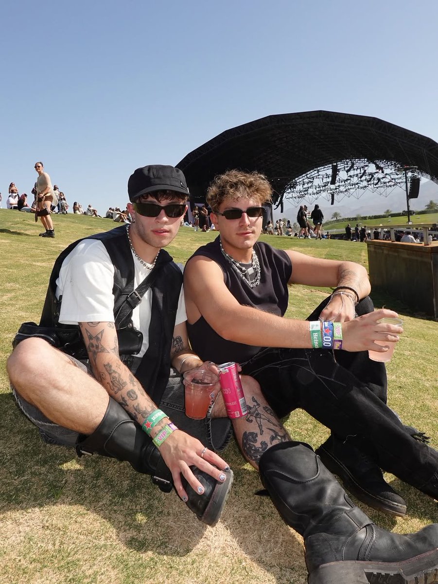 Dylus ✮ tweet media