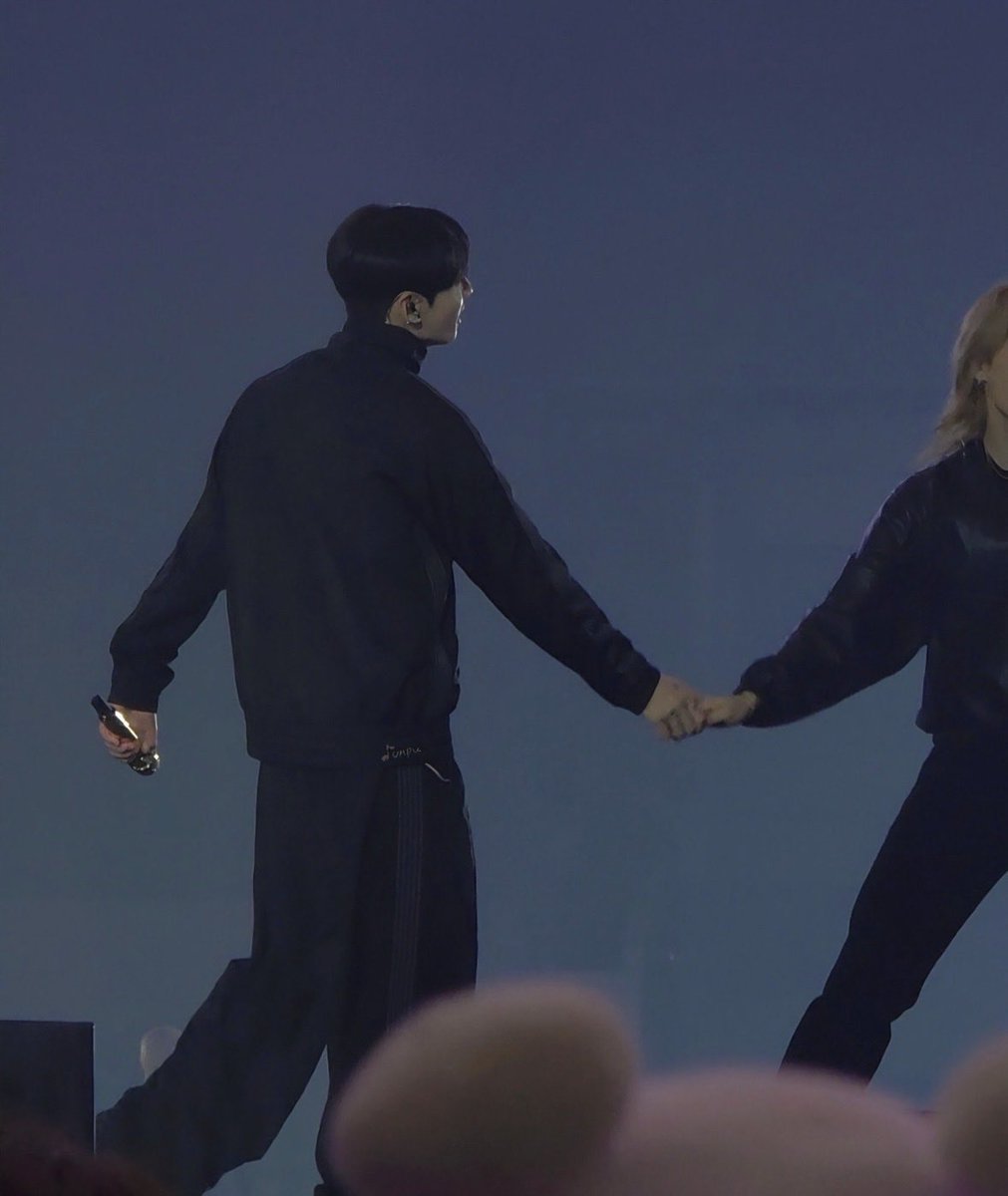 tati⁷ִ𓂃 tweet media