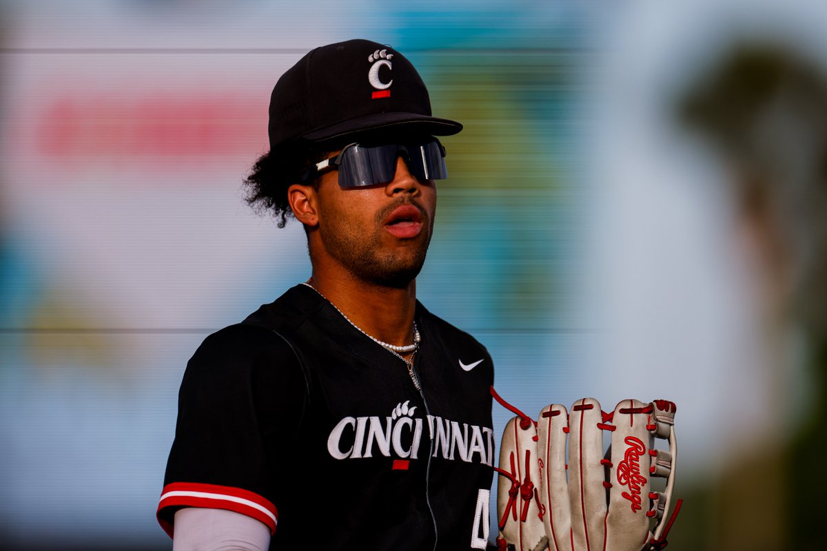 GoBearcatsBASE's tweet photo. Bearcats 🤝 Baseball 

#Bearcats | #TenGames https://t.co/d5M9rLCWNL