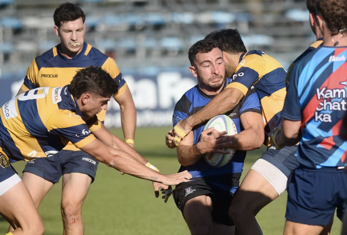 LichiOlearo's tweet image. ¡ #TRL2026 🏉🎓🔥!

@DuendesRC conquistó el Grantfield y manda solo en el #Top10. Pero la gran sorpresa la dio Universitario: triunfazo en el Parque ante GER y dos victorias al hilo en Primera tras dos años. 

Toda la info acá: 🔗 lichinews.com.ar/trl-2026-duend…

#Rugby #LichiNews