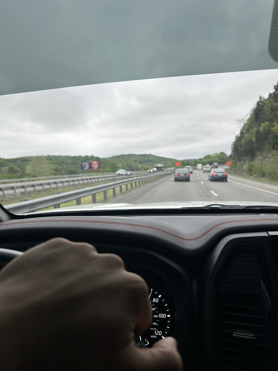 HingleMcKr's tweet image. Where my road dawgs at? #hangry