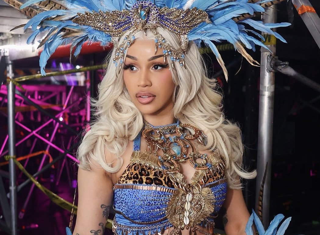 ShesFishy's tweet image. Lmaooo Cardi B CRASHES OUT on State Farm Arena staff and says she will NOT be performing her final ATL show tonight 💀
