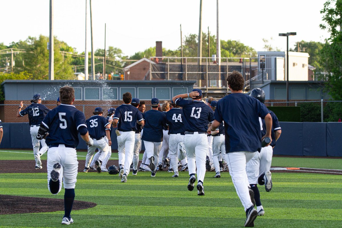 LongwoodBase's tweet image. WON WITH A WALKOFFFFFF!! 
Final 11-10

#BeYou || #AKTIF