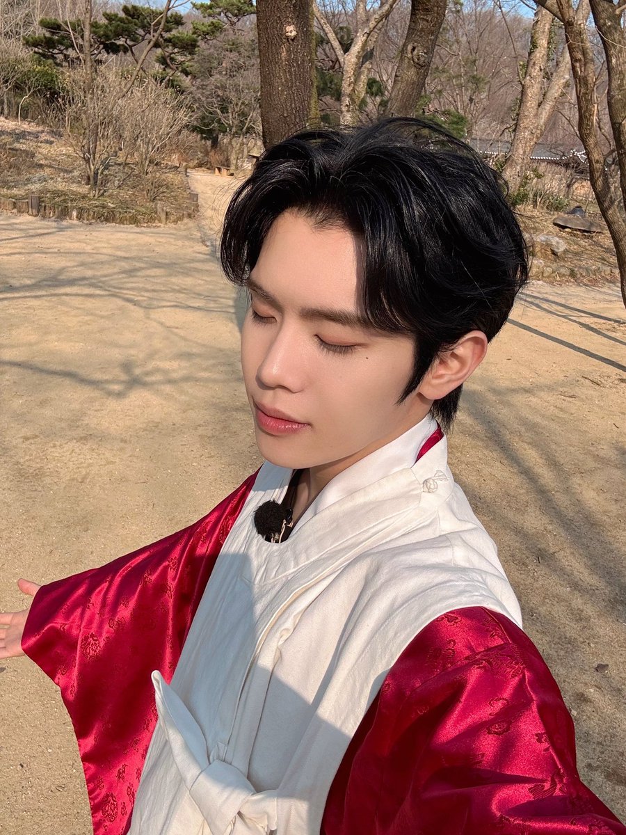 밤히.. tweet media