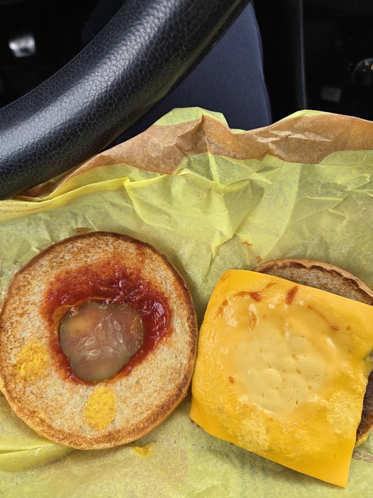 Cndmade's tweet image. A quick dry burger before work #McDonalds #BC